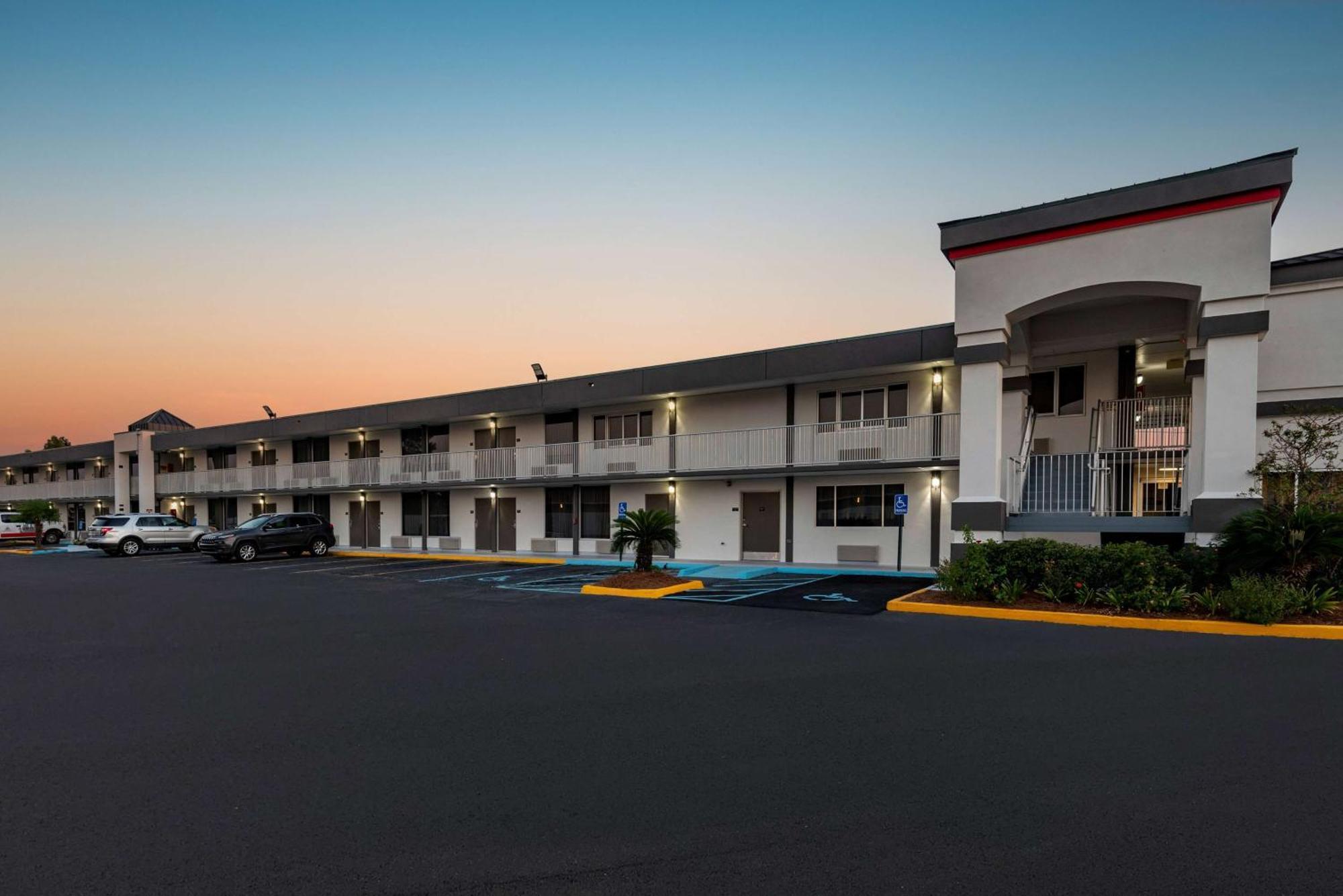 Super 8 By Wyndham Baton Rouge/I-10 Motel Inniswold Eksteriør bilde